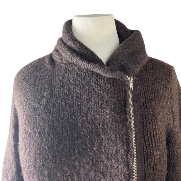Cozy H&M Brown Zip Sweater - Picture 2 of 5